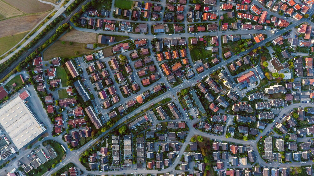 Datganiad CHC: Mae’n hanfodol dod â’r argyfwng tai i ben ond rydym angen datrysiadau tymor byr hefyd