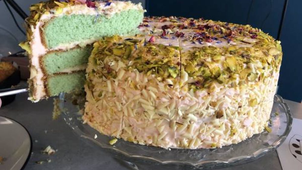 Siop goffi yn ail-gynnau uchelgais menyw yng Nghasnewydd